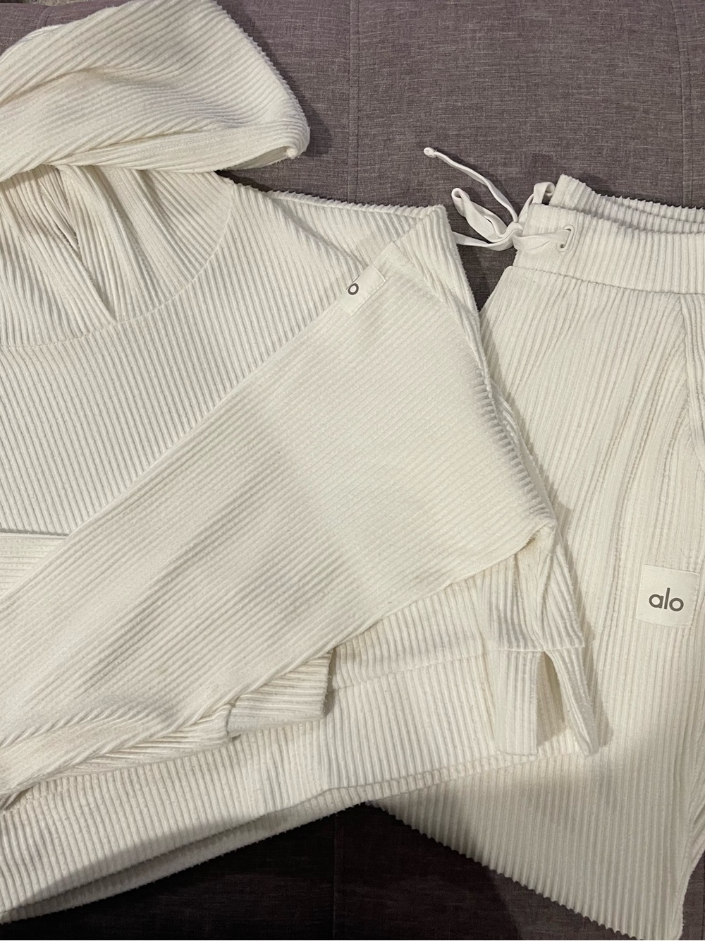 ALO Yoga Cream Ribbed hoodie set Sweatpants and hoodie small